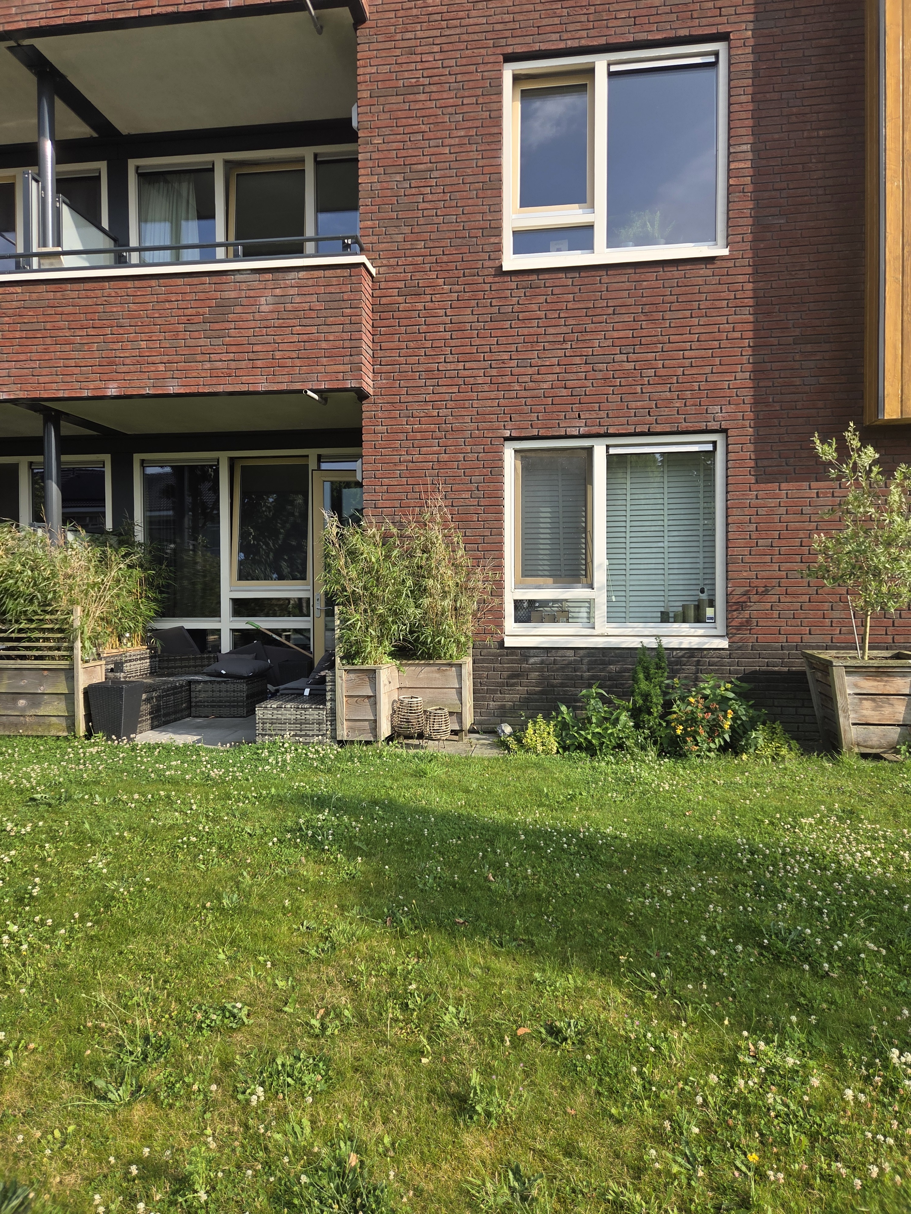 Corner house for rent: Langendijkstraat 1-2, Stadsdennen Zuidwest Harderwijk