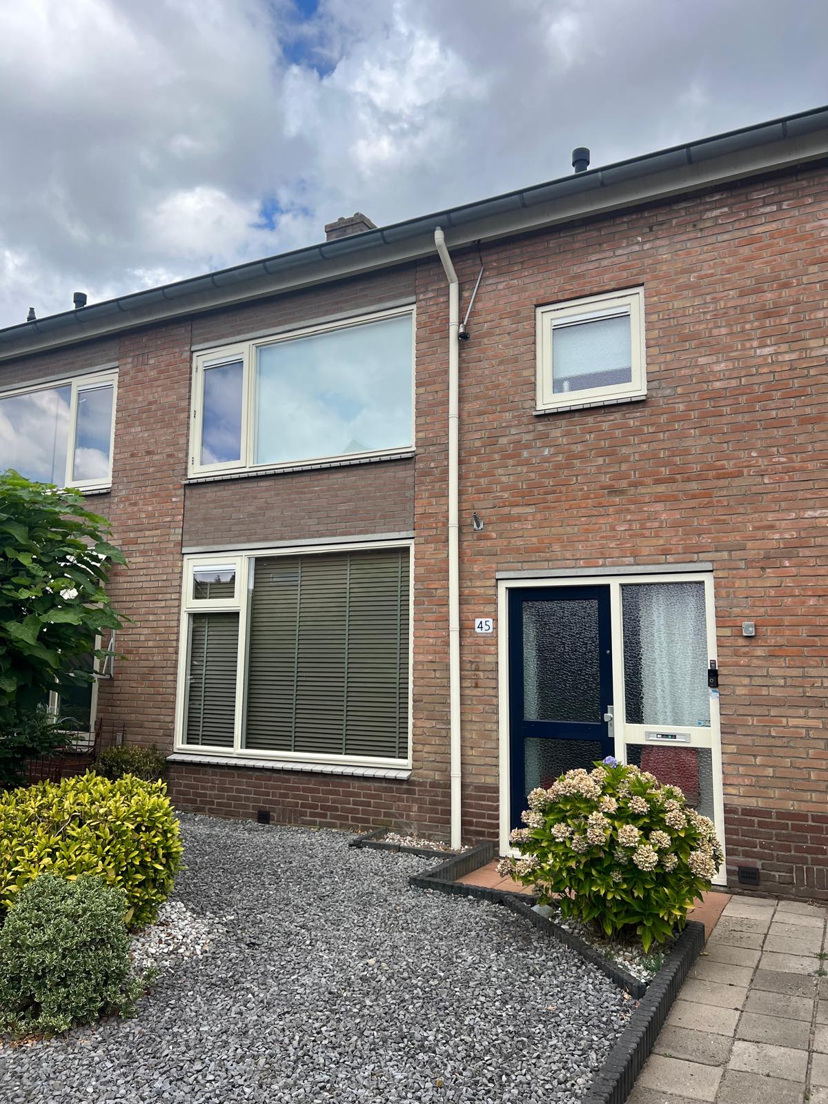 Tussenwoning te huur: Tollensstraat 45, Putten-Zuid-Oost Putten